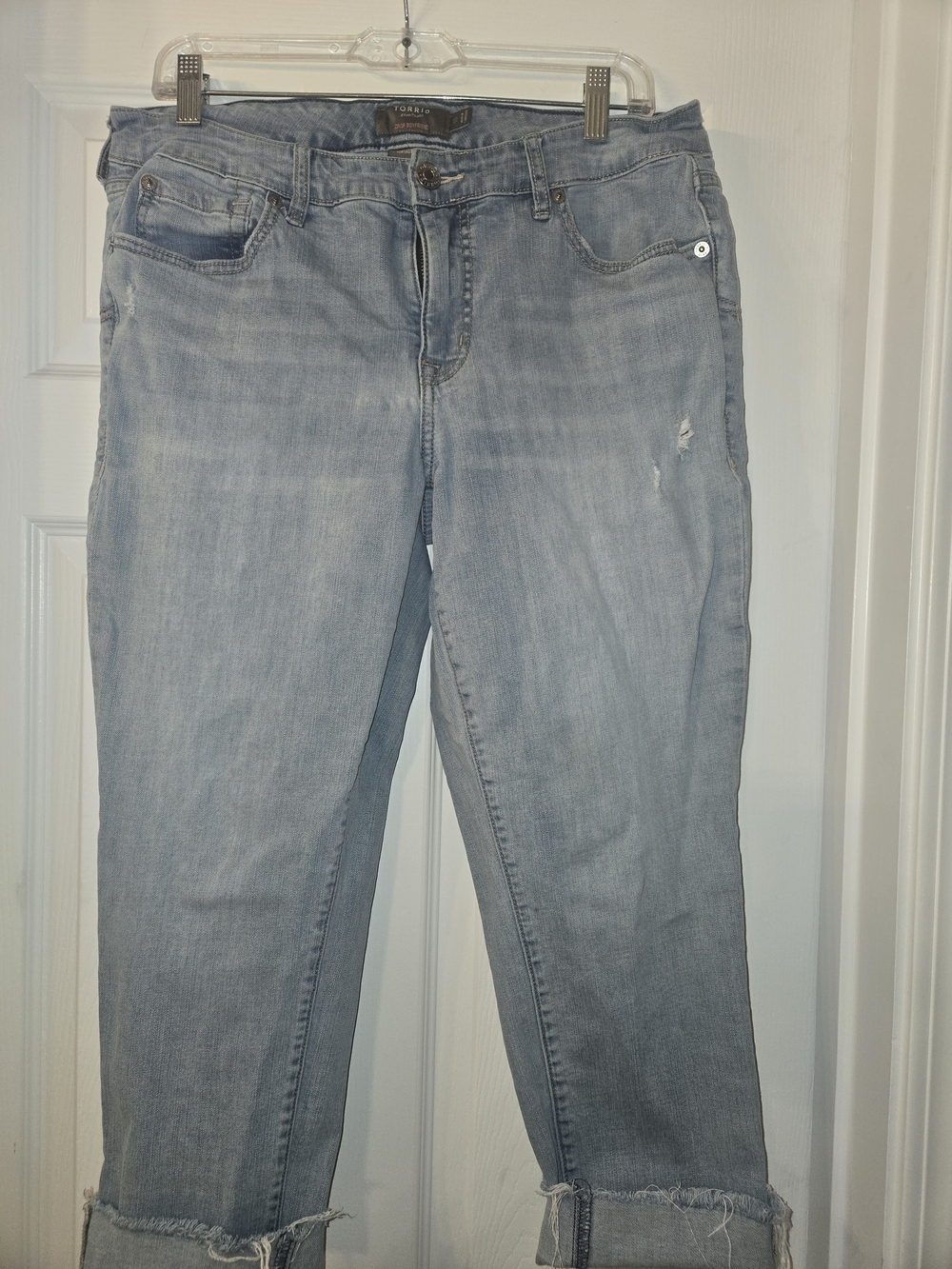 torrid Light Blue Cropped Straight Jeans - Picture 1 of 5